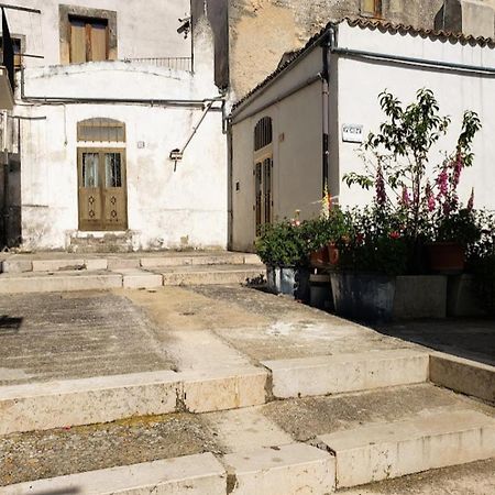 Willa Casa Rione Medievale Monte SantʼAngelo Zewnętrze zdjęcie
